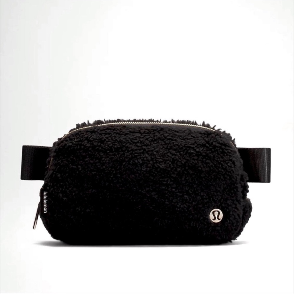 Lululemon Everywhere Bag - Black Sherpa